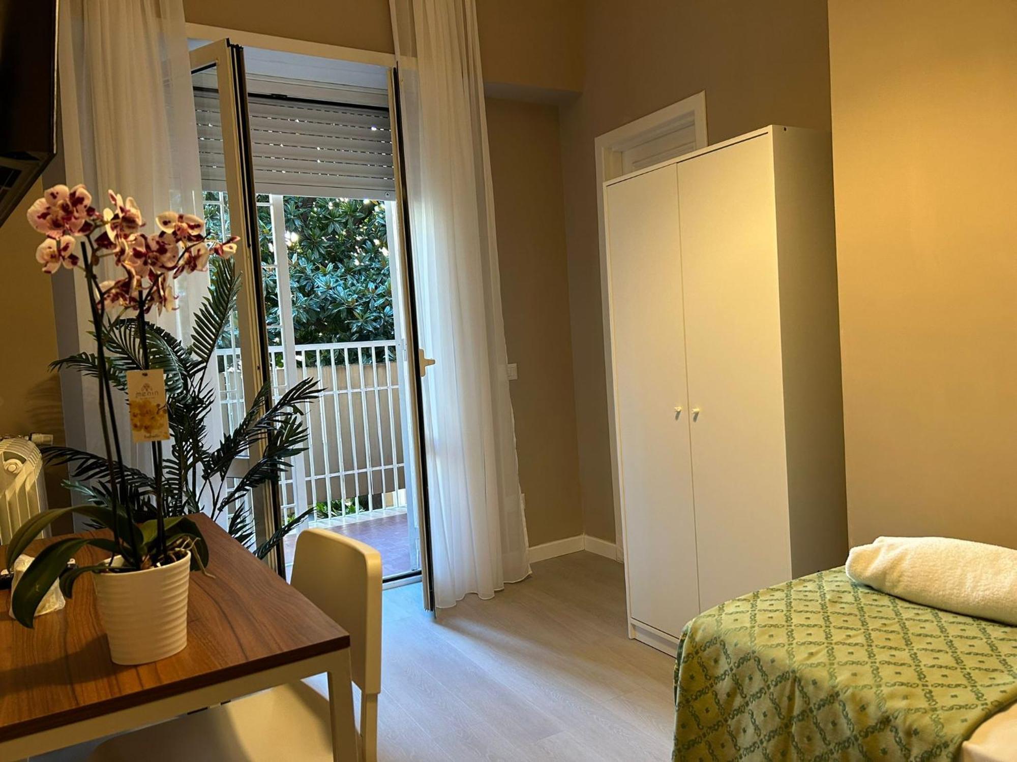 Single Room Balcony
